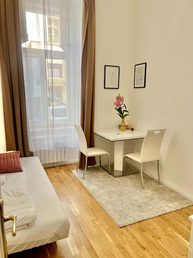 Angeloroma Deluxe Apartment プラハ エクステリア 写真