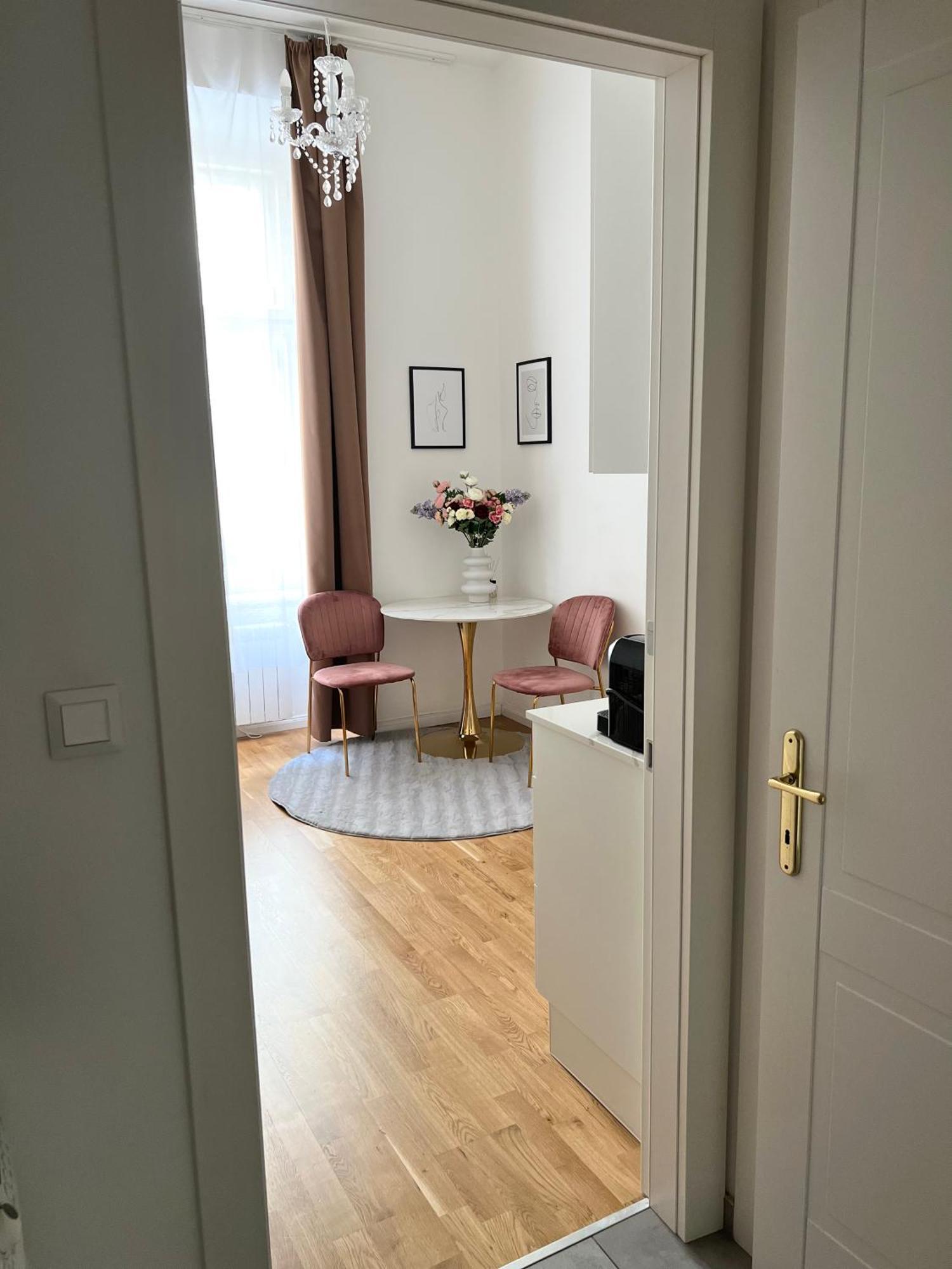 Angeloroma Deluxe Apartment プラハ エクステリア 写真
